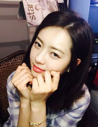 "청순미녀의 반전"…고아라, 귀요미 꽃받침 뽐내