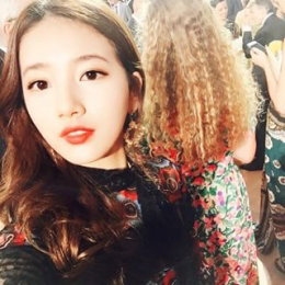 수지, 로마 들썩이게 하는 외모…'매혹적인 레드립'
