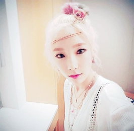 '소시' 태연, 비주얼 여신…"금발 인형, 이런 느낌"