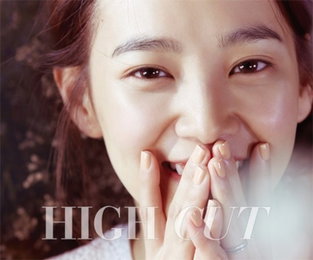 윤승아, 맑은 눈빛 돋보이는 청순미 '청초'
