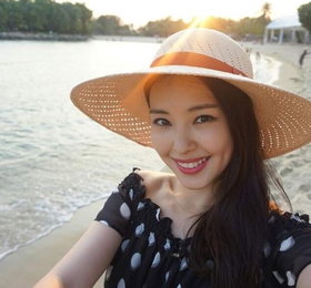 이하늬, 해변가에서도 빛나는 미모…'싱그러운 미소'