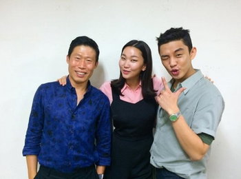 장윤주, 유해진-유아인과 다정샷 "유유 커플과 함께"