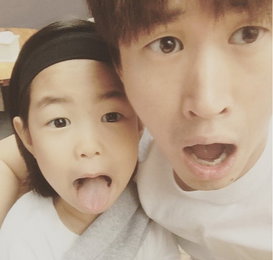 타블로, 딸 하루 생일카드에 "고맙고 미안해..."