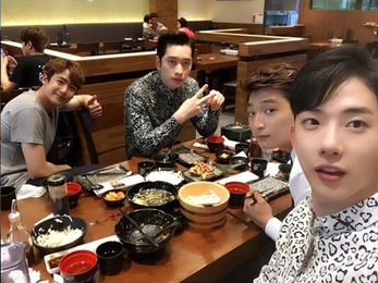 2AM·2PM, 4인 4색 훈훈매력 "쿤형, 찬성이, 진운이 우린..."