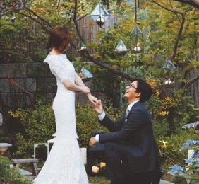 '욘사마' 배용준, 박수진과 결혼…하객 150명 참석, 비공개로 진행