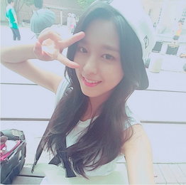 설현, 스냅백 사랑스러운 미모…'남심 저격'