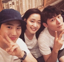 김고은, 엑소 수호와 다정한 셀카 '환한 미소'