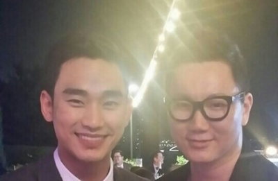 더원, 김수현 만나 인증샷 "착한 마음씨, 인간미 넘치는 후배"