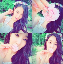 소녀시대 티파니, 상큼 셀카…"꽃을 든 여신"