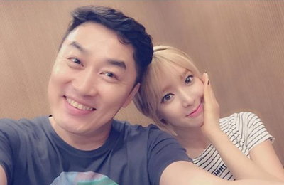 초아, 컬투쇼 출연 인증샷 "스페셜DJ, 정말 심쿵했어"