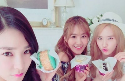 '소녀시대' 티파니, 러블리 꽃 미모…"with 유리, 윤아"