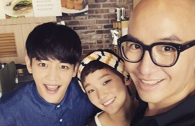 홍석천, 민호·박소담과 촬영 인증샷 "난 카메오"