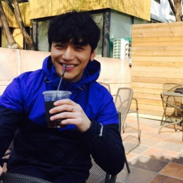 변요한, 화사한 일상 컷 ‘훈훈 남친’ 비주얼