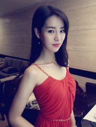 임지연, 우아한 '섹션' 안방마님…'섹시한 레드 드레스'