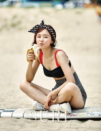 최강희, 서핑 화보 '깜찍+발랄' 최강 동안 미모
