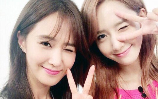 유리·윤아, 깔맞춤 자매…"화사한 미모 윙크까지"