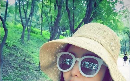 박솔미, 모녀의 산책…"딸과의 오붓한 나들이"