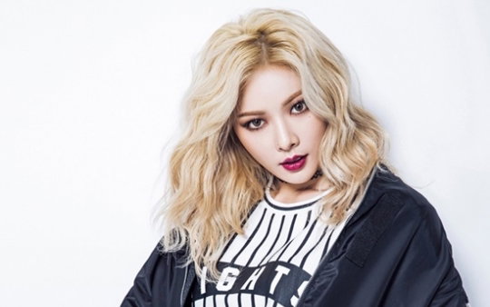 현아, 캐주얼도 섹시하게 소화 '잘나가서 그래'