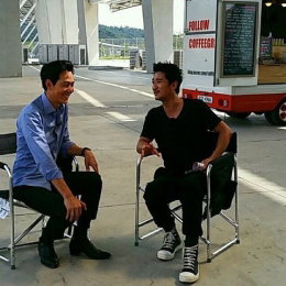 이정재·신현준, 훈훈한 브로맨스…"따뜻하고 겸손한 배우!"