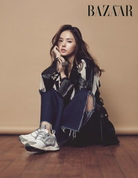 민효린, 힐 벗고 스니커즈 스타일로... '히피시즘'