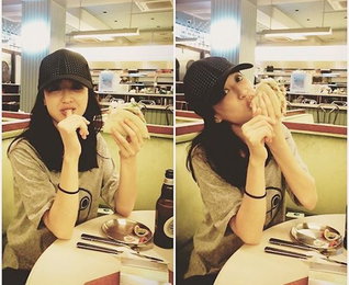 김민정, 심야의 먹방…"일상 빛나는 비주얼"