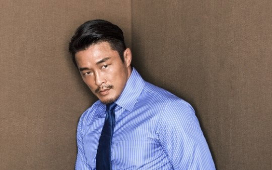 추성훈, 가을남자 변신..’진한 남자의 매력’ 뽐내