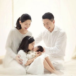 주영훈♥이윤미, 가족사진 공개…"나의 공주님들"