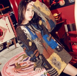 아이유 B컷 화보 직접 공개…'청순+섹시미' 뽐내