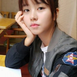 김소현, 러블리 꽃받침…"'악몽선생' 기대 많이 해주세요~"
