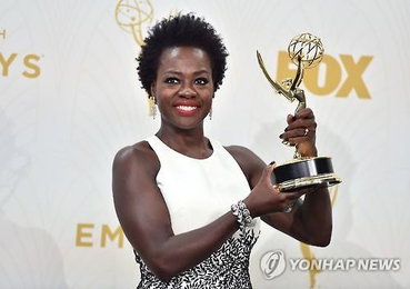 비올라 데이비스, 흑인 최초로 에미상 여우주연상 수상