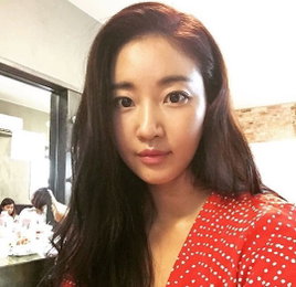 김사랑, 초근접 여신…"셀카마저 화보급"