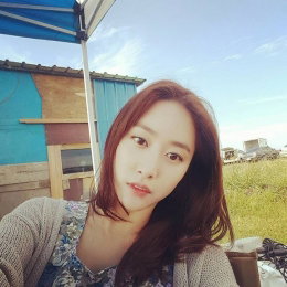 전혜빈, 촬영 중 찍은 셀카 "제주는 한여름"
