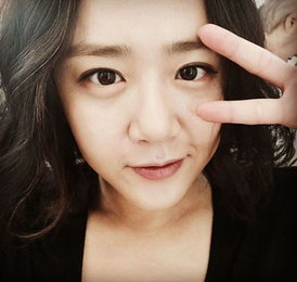 문근영, 초근접 일상 셀카 "오늘 하루도 힘차게"