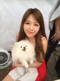 '걸스데이' 민아, 반려견과 다정샷 '깜찍 미소'