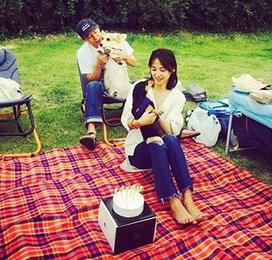 김무열♥윤승아, 행복한 신혼부부…'한강피크닉'