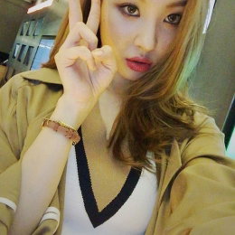 '원더걸스' 선미, 화사한 브이 셀카 '섹시미 발산'