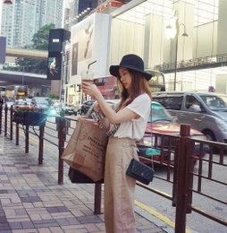 레이디제인, 홍콩서 즐거운 한때 '눈에 띄는 미모'