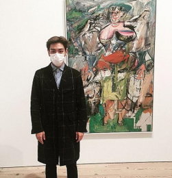 빅뱅 탑, 추상화 작품 앞에서 찰칵..."Fantastic Kooning"