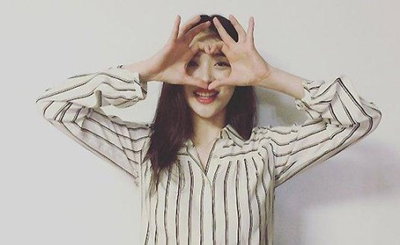 설리, 특급 팬서비스…"한명씩 뽀뽀해~"