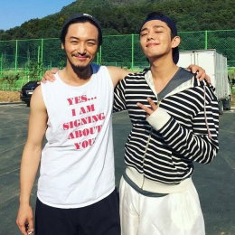 유아인·변요한, 훈훈한 투샷 "땅새와 삼룡이"