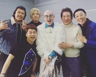 '나 혼자 산다' 황재근, 출연 인증샷 '해맑은 미소'