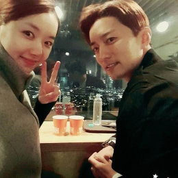 소이현♥인교진, 달콤한 데이트 일상 공개…"감기 조심하세요~"