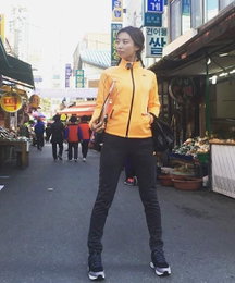 박수진, 새댁의 시장 나들이…"편하게 츄리닝 입고 시장출몰"