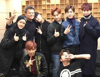 ‘따뜻한 JYP’ 박진영, 갓세븐 향한 애정 눈빛 가득