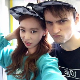 기욤, 연인 송민서와 커플 아이템 인증샷…“마이 걸”