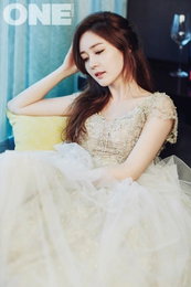 성유리, '핑클 전성기' 뛰어 넘어...'여성미+ 고혹적인 매력' 뽐내