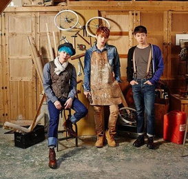 JYJ, 2016년도 캘린더서 완전체 모습 드러내