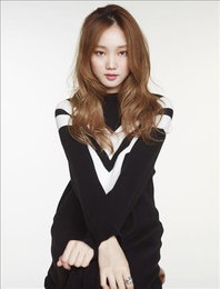 이성경, 스크린 첫 도전…김홍선 감독 '브로커' 주연