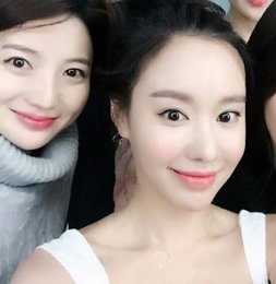 김아중·차홍, 절친의 우애…"우리, 청순자매"