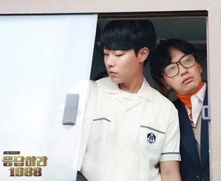 류준열·이동휘, 쌍문동 차도남…"쌍문동 절친"